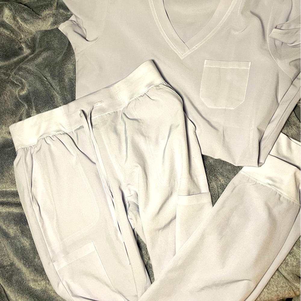 White scrub jogger SET